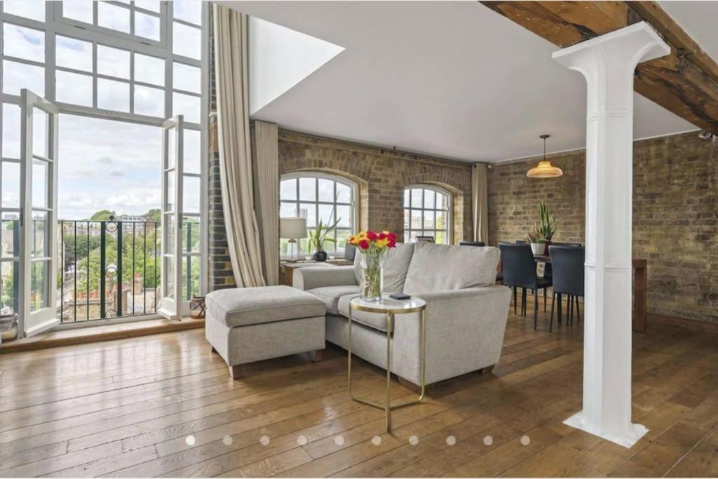 Luxury Artistic 2 Bedroom W/Balcony-Great Location Central Londra Exterior foto